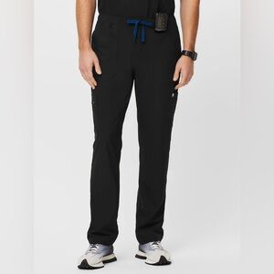 FIGS FreeX Cairo Lined Cargo Scrub Pants in Black! Size L, NWT